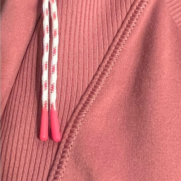 ALL IN MOTION Woman's High-Rise Leggings with Zipper Pockets​​​ - Picture 5 of 7